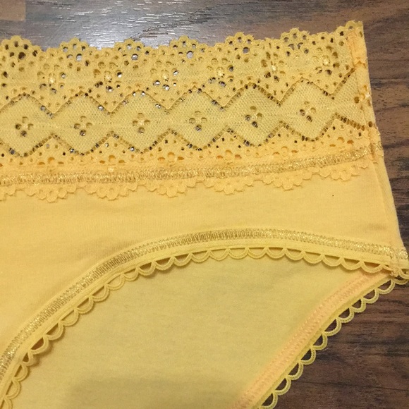 NWT VS Yellow Lace-Waist Hiphugger, S - Picture 3 of 5